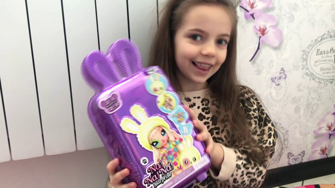 NA! NA! NA!  Surprise 4 Series Bianca Bengal.  Распаковка с Kinder Lisa