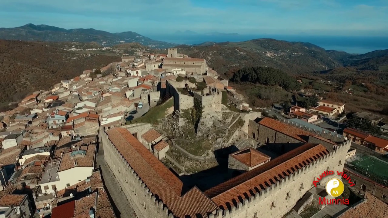 Volteggiando sul Castello di Montalbano Elicona (ME)