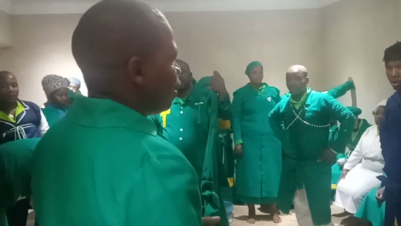 UDr. NYUSWA EBONA OKUNGALE KOKUBONWA ISO LENYAMA KWINDUMEZULU YENKONZO, ENEWCASTLE EBLAAUBOSCH.