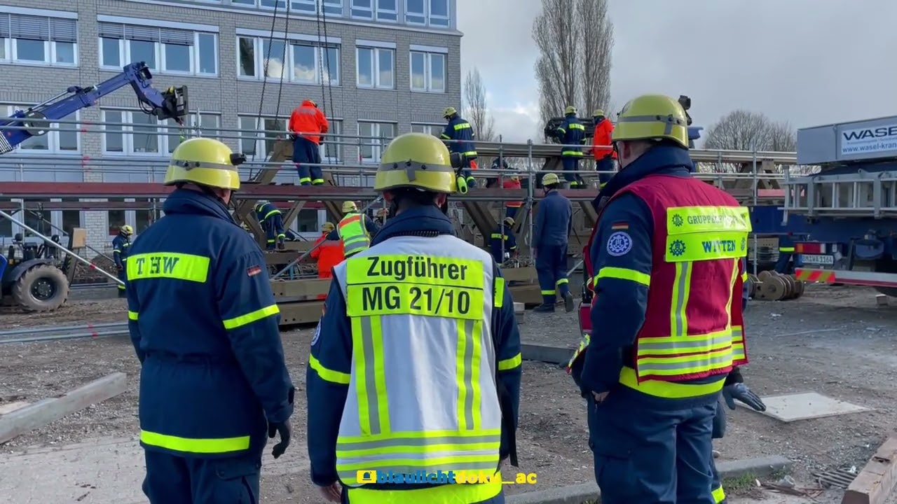 2023-04-01Linnich: Bau einer 82,35 Metern Behelfsbrücke durch das THW