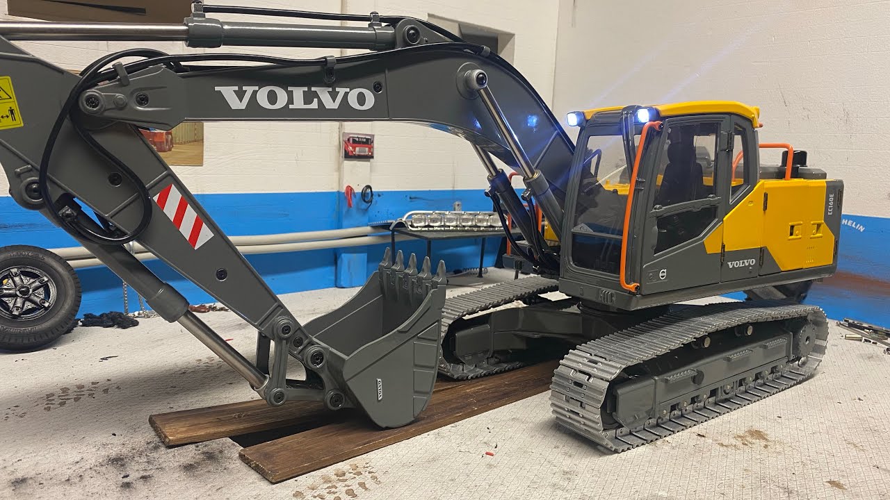 Купил Экскаватор распаковкаVolvo EC160 1:14 RC Bagger metall