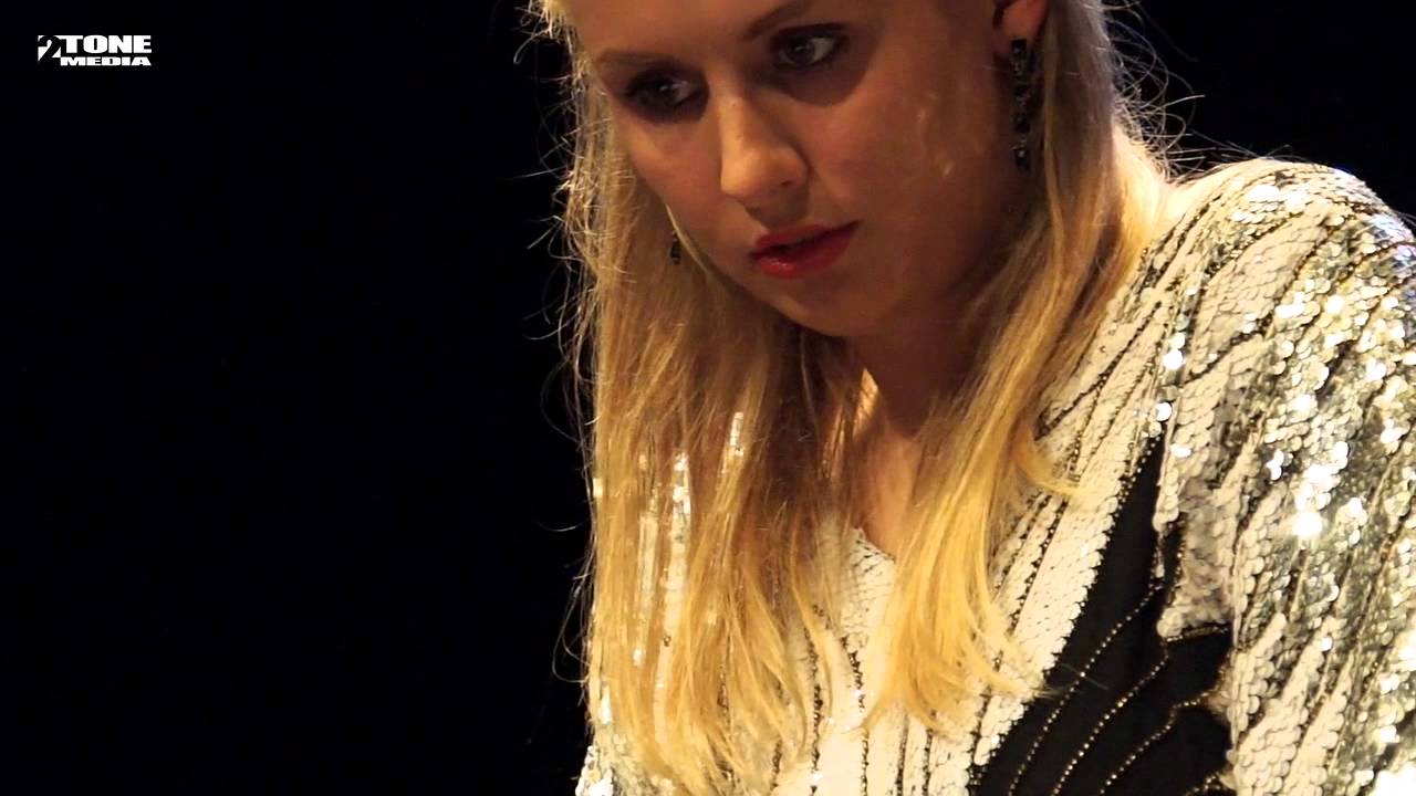 Luna - Astor Piazzolla (Simone van der Weerden June '14)
