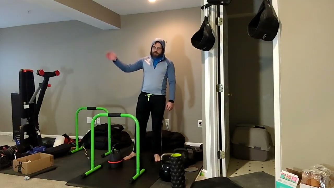 Workout Vlog 524 - Scapular Stabiltiy and Squat Mobility