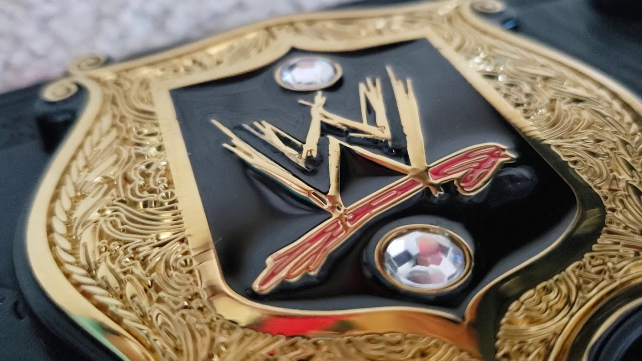 WWE 2020 Undisputed V2 replica review