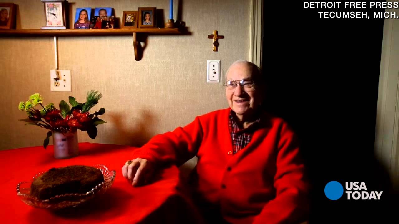 134-year-old fruitcake survives another Christmas