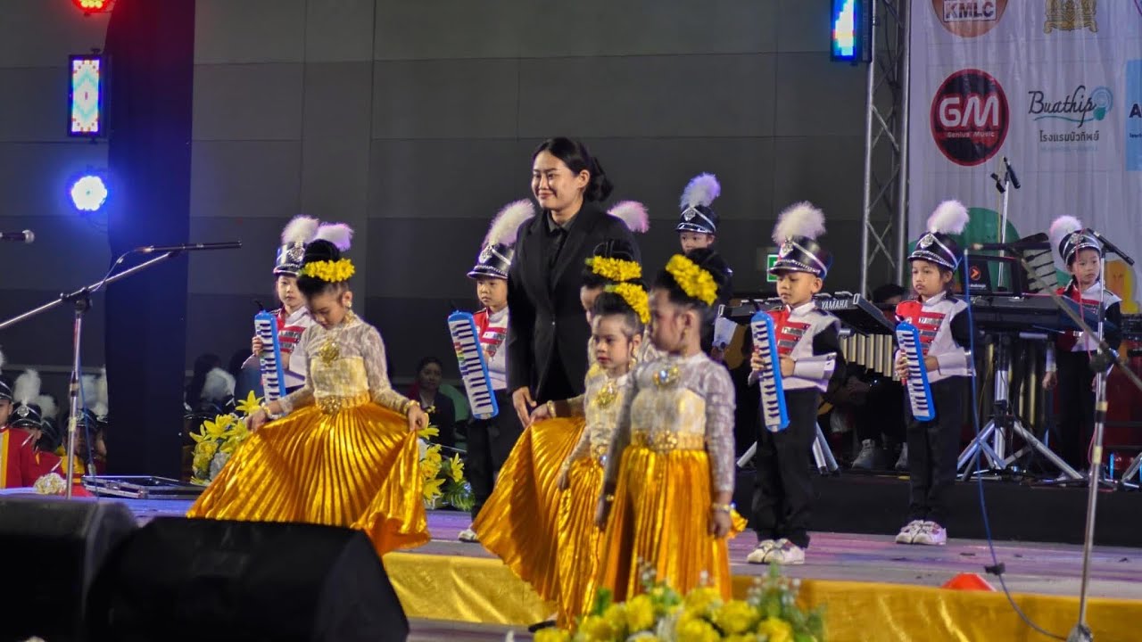 การแสดงวงเมโลเดียน เพลง สุขกันเถอะเรา // โรงเรียนอัสสัมชัญคอนแวนต์ ลพบุรี