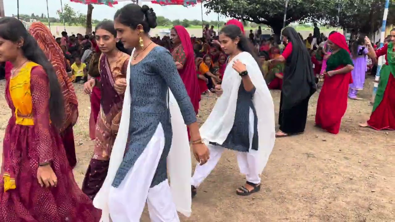 Charni Ras Vachindhi Ni jatar Medo ચારણી રાસ વાછરાભાઈ ની જાતર મેળો Madhav Sound B K Vad Vlog Comedy 