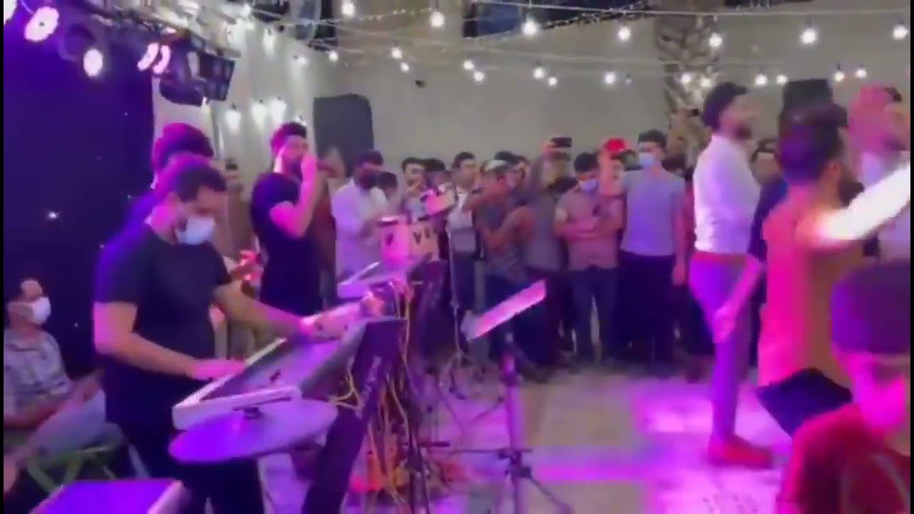 Pouya paslar ♥️ پویا پاسلار اجرای آهنگ بندری جشنی ♨️
