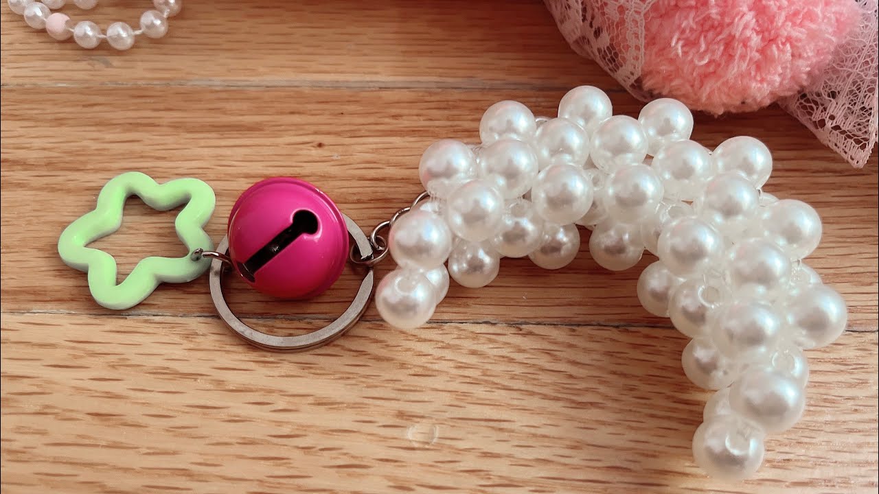 DIY/How to make pretty bead moon🌛 keychain / tutorial 水晶串珠教学 月亮🌙小挂饰