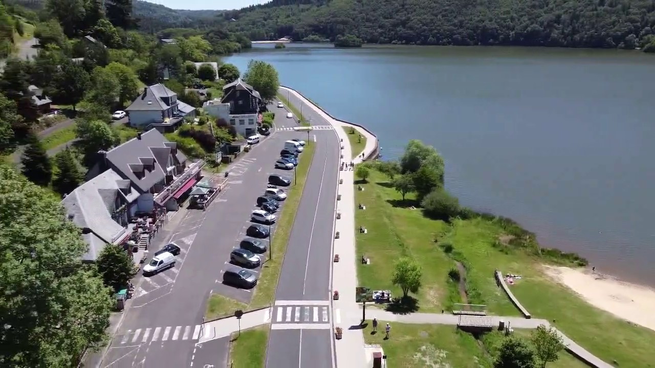Vue du Lac Chambon, depuis l'H&ocirc;tel BEAU SITE
