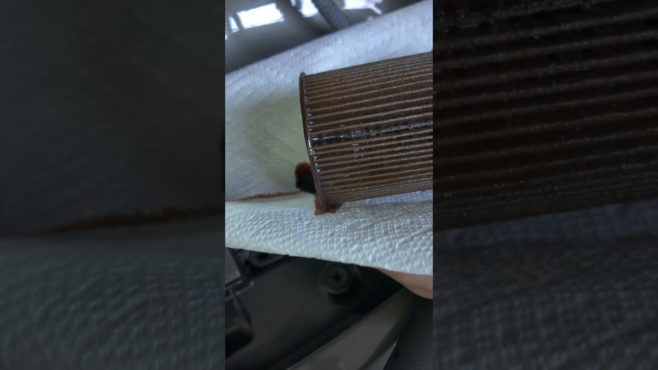 Porsche 911 992.1 DIY oil change in 93 seconds #porsche911 #diy #carmaintenance