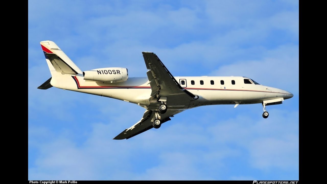 Plane Spotting At Aurora Municipal Airport S3 E1: Pilot