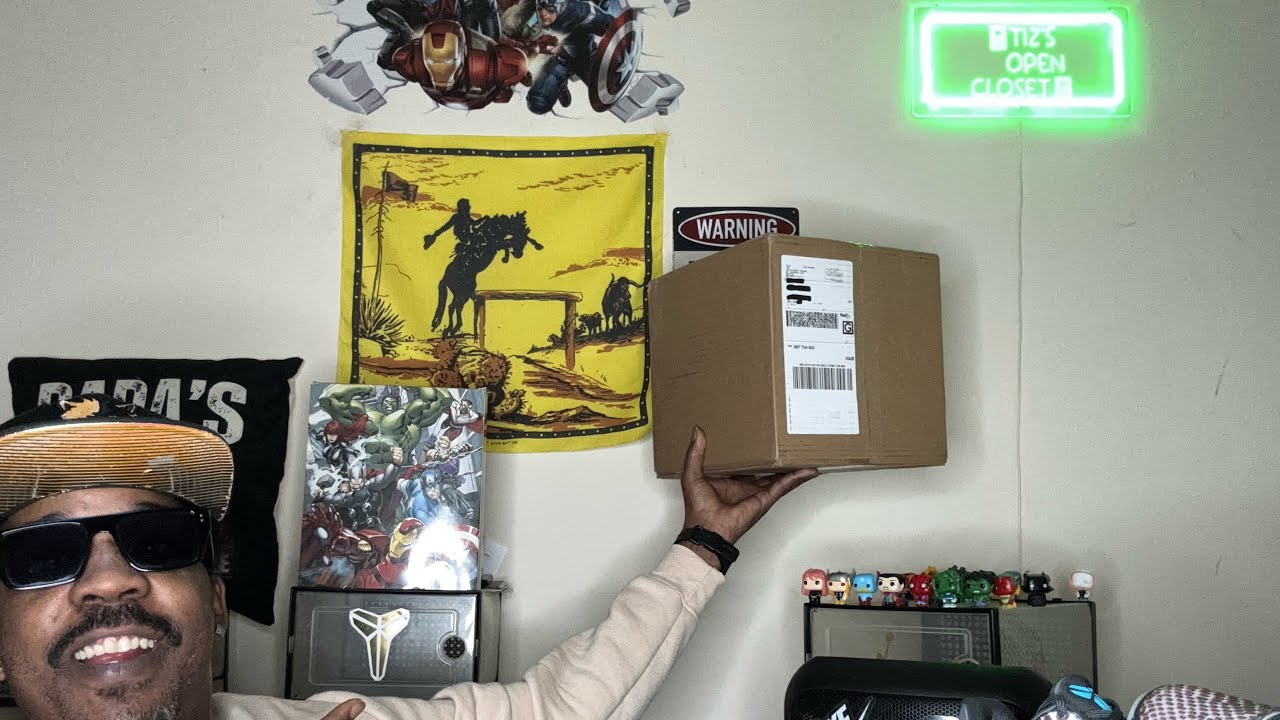 UNBOXING SOME MARVEL PIECES FOR THE OPEN CLOSET!! PLUS SNEAKER TALK AND UPCOMING RELEASES!!