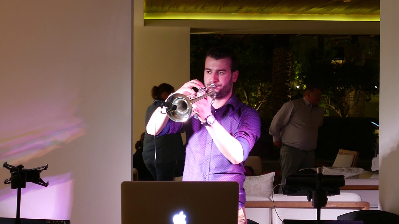 Besame Mucho John Atesoglou at Amirandes Hotel