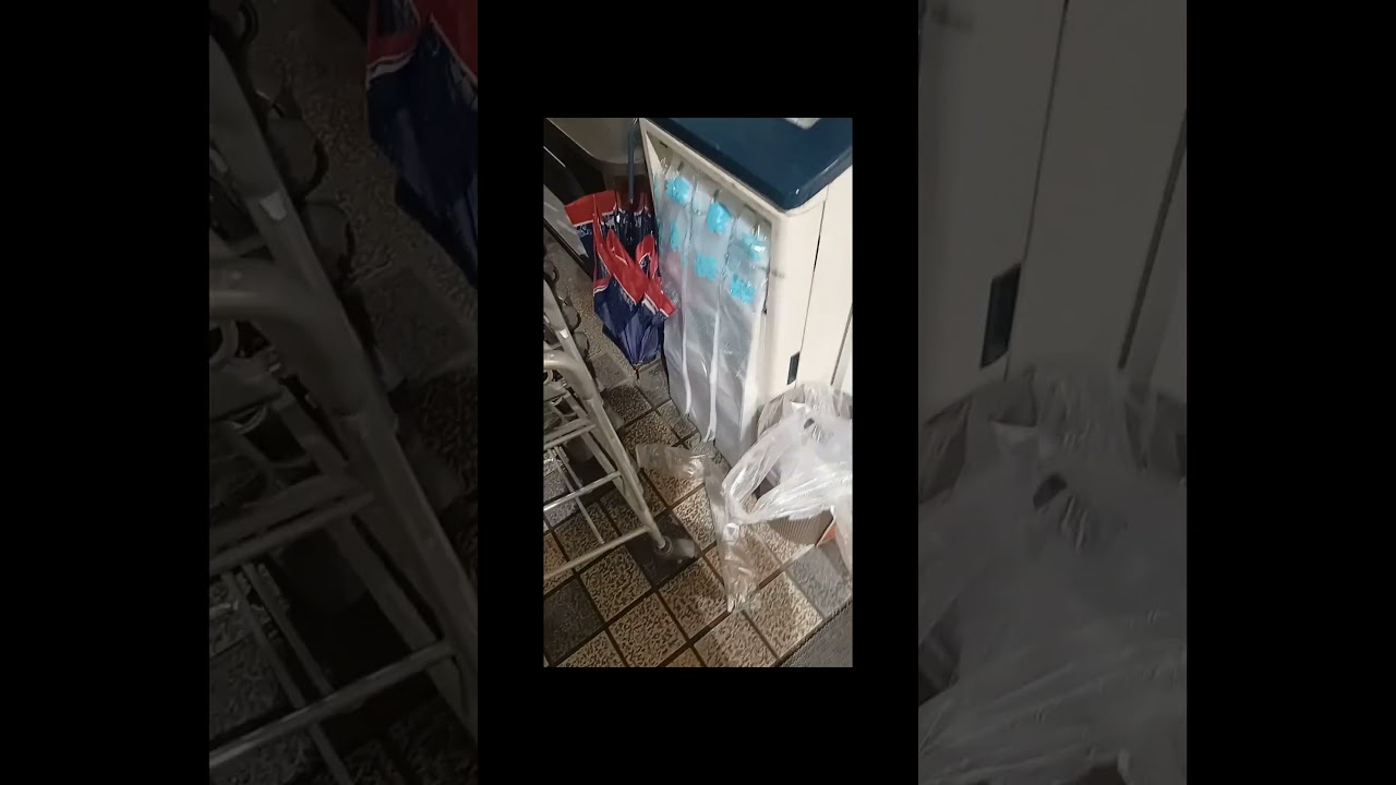 Wet umbrella? No mess! Japan’s smart solution 💡 