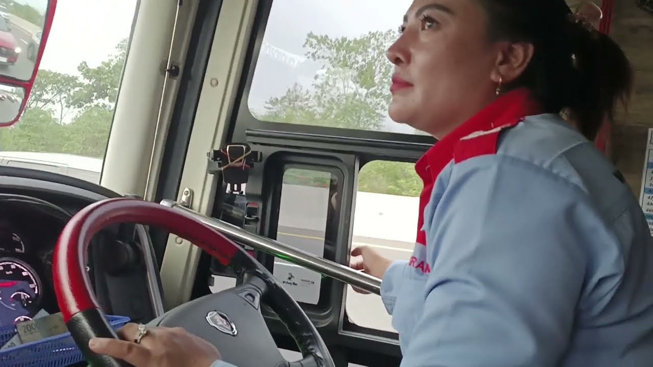 SUPIR CANTIK AGRAMAS SPESIALIS BAHU JALAN‼️AKSI LINA OZORA BAWA BUS DOUBLE DECKER
