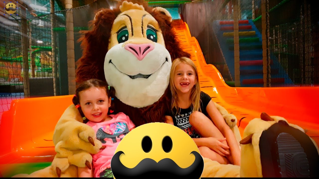 Melody Chanell och Leo på Leos Lekland | Indoor Playground Sweden
