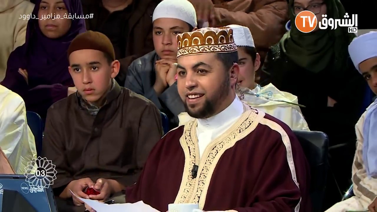 معاذ قالت له لجنة التحكيم ان بحة صوته يتمنى القرآء شرائها بأغلى الاثمان تقيم عبد القادر براهمي
