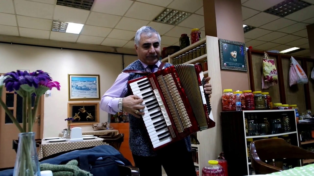 Çetin ADIGÜZEL'den Sarı Gelin ve Hoş Gelişler Ola performansı