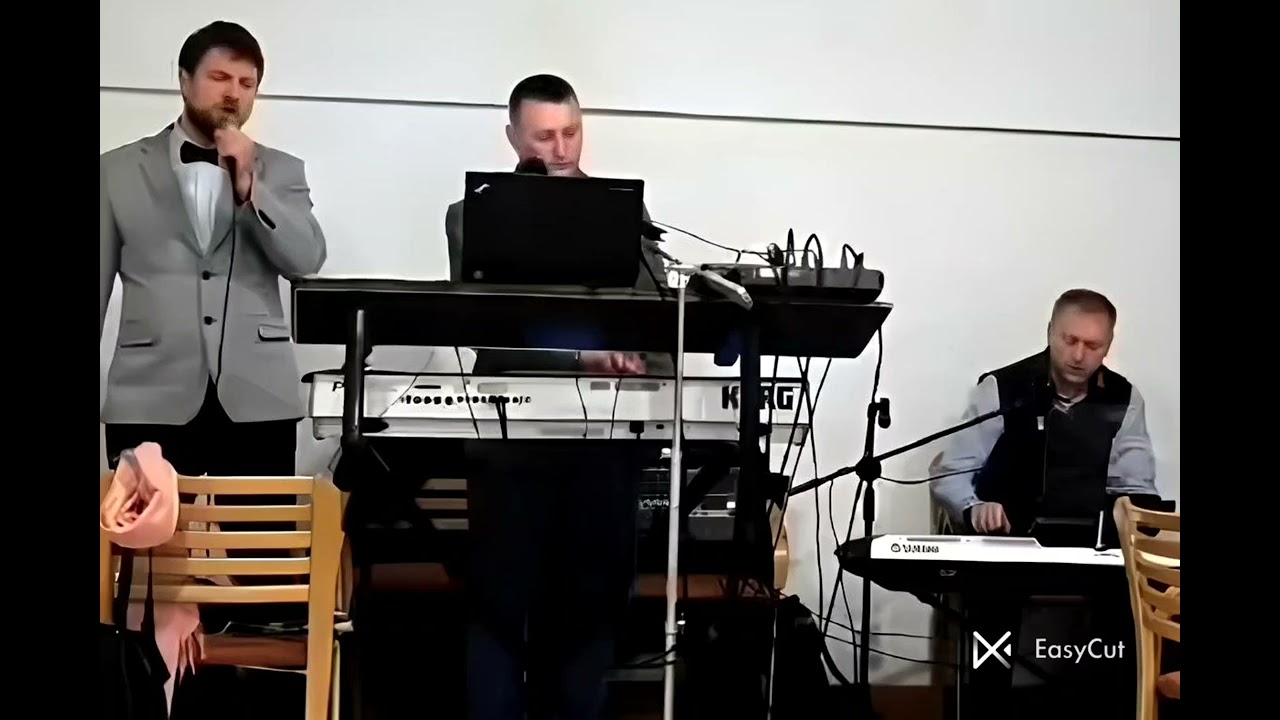 Це не яблуні цвіт 
