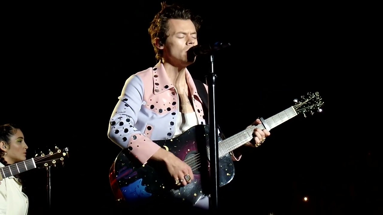 Harry Styles - Boyfriends ( Live @ Amsterdam, ziggo dome 9 july 2022)