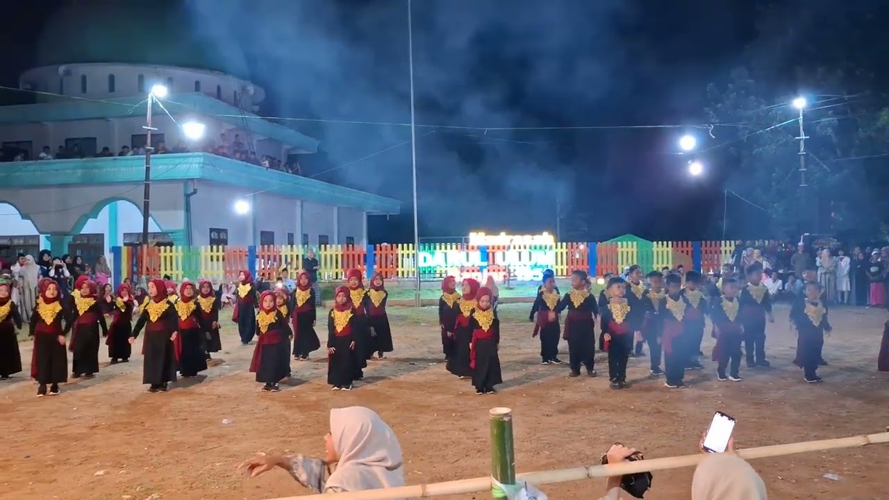 Tari Wonderland kelas 1a & 1b Madrasah Darul Ulum