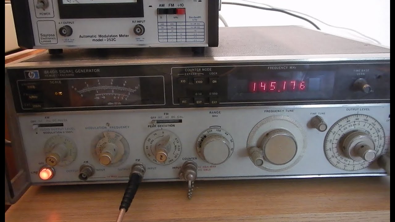 HP-8640B repair. It needs a broken lamp!