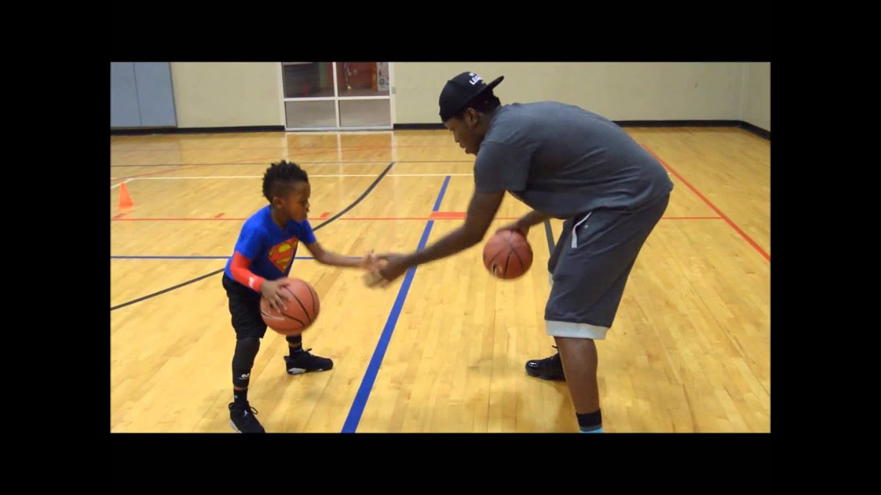 À 5 ans, il est un as du basket!