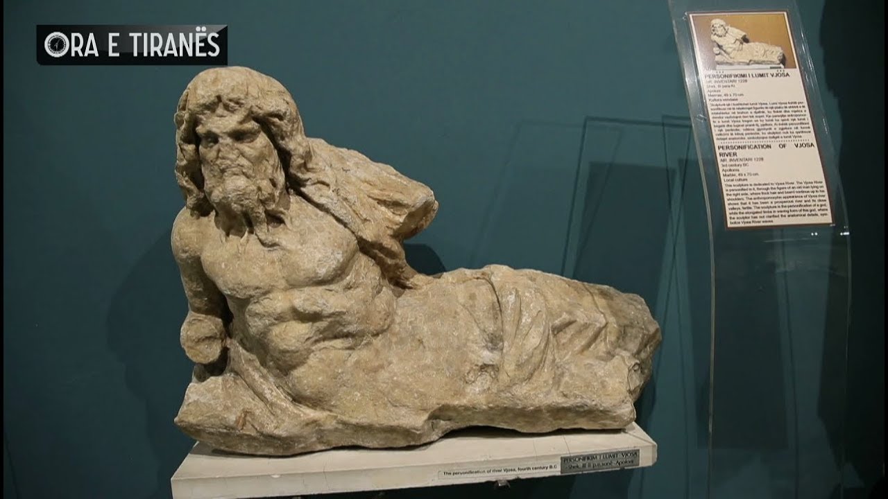 Muzeu historik kombëtar, bum turistësh - Ora e Tiranës