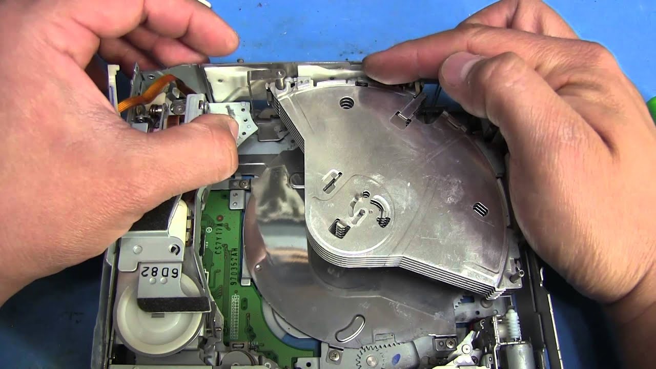 TWB #17 | Further Dismantling A Ford 6 Disc Changer