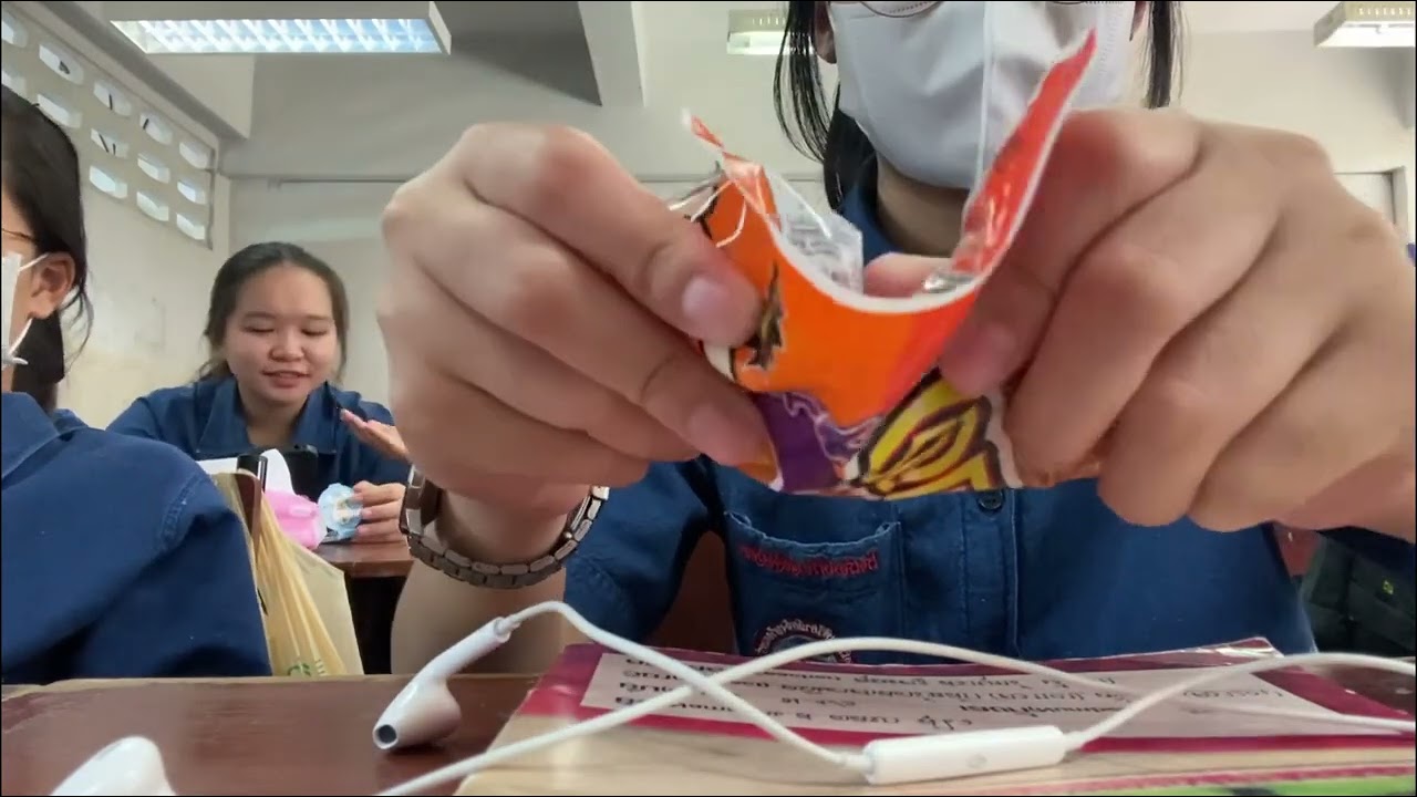 crazy asmr with friends at school. 🏫📚