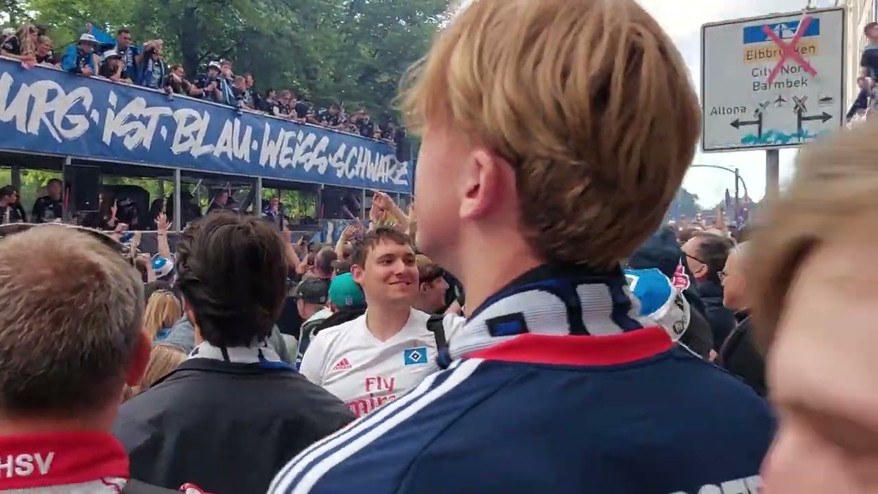 HSV Aufstiegsfeier-Konvoi an der Binnenalster
