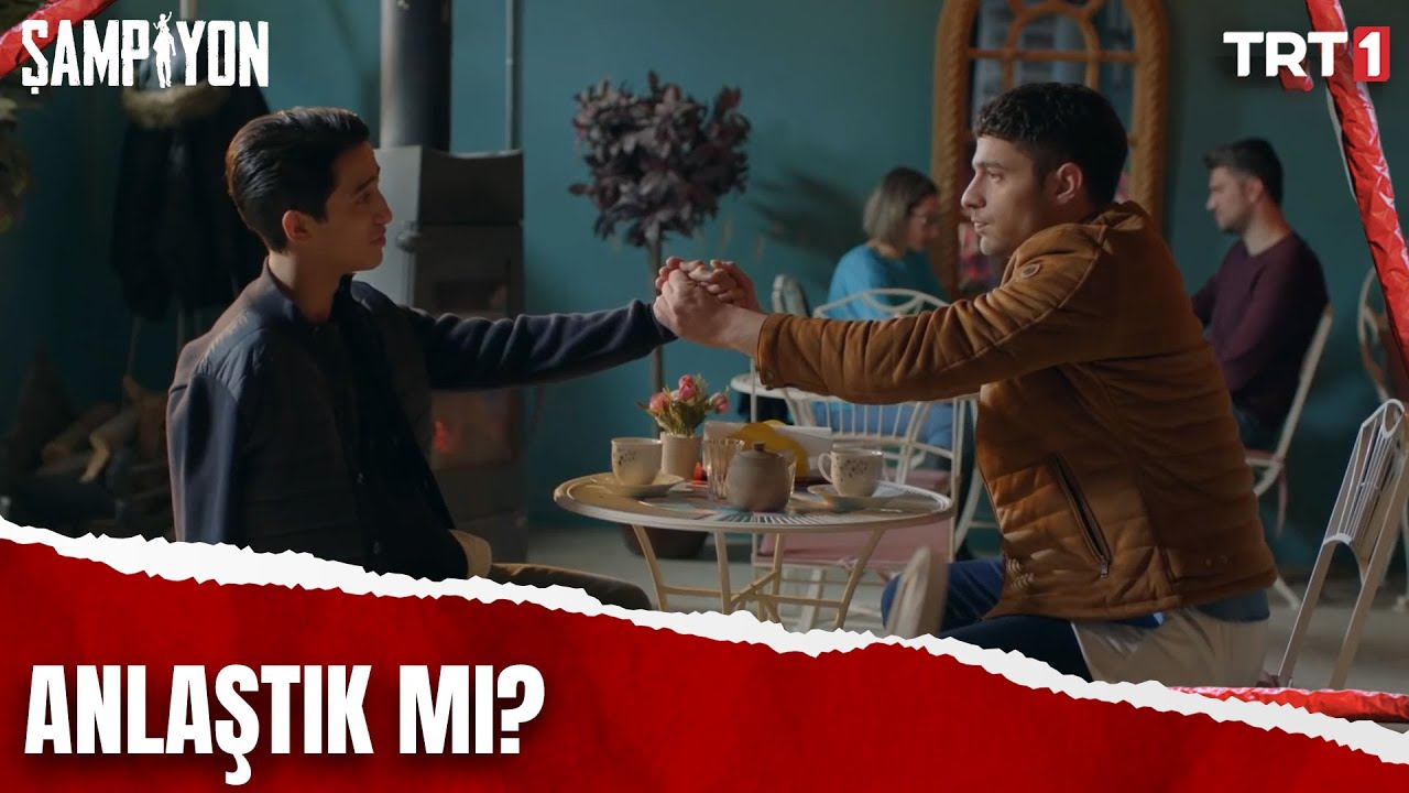 Şahin, Kerem'i salona dönmeye ikna ediyor -  Şampiyon 19. Bölüm