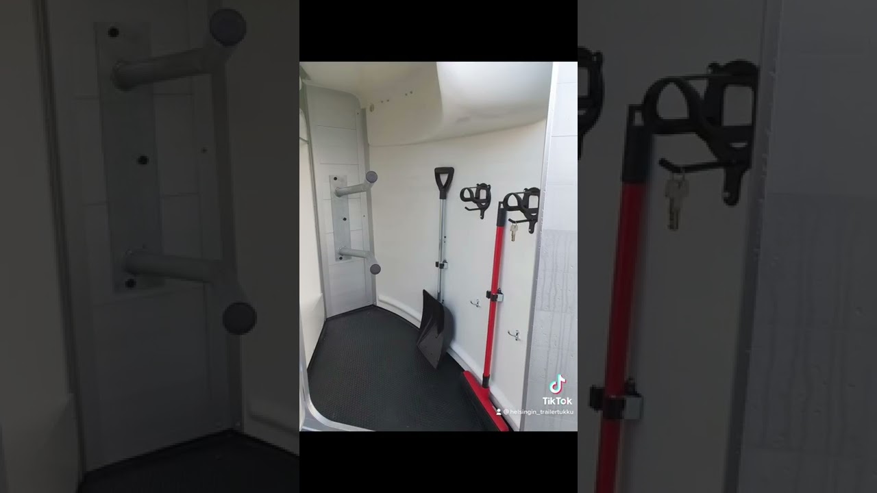 Per&auml;k&auml;rry/hevostraileri
