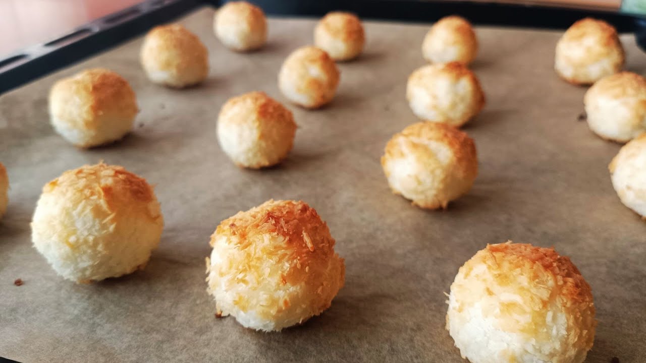 No Flour Gluten Free Coconut Cookies / Only 4 Ingredients !