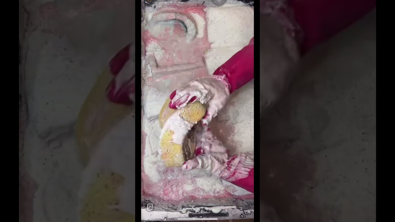 Dump paste handmix powderbomb suds overload so satisfying #spongesqueezing #cleantok #asmrpaste