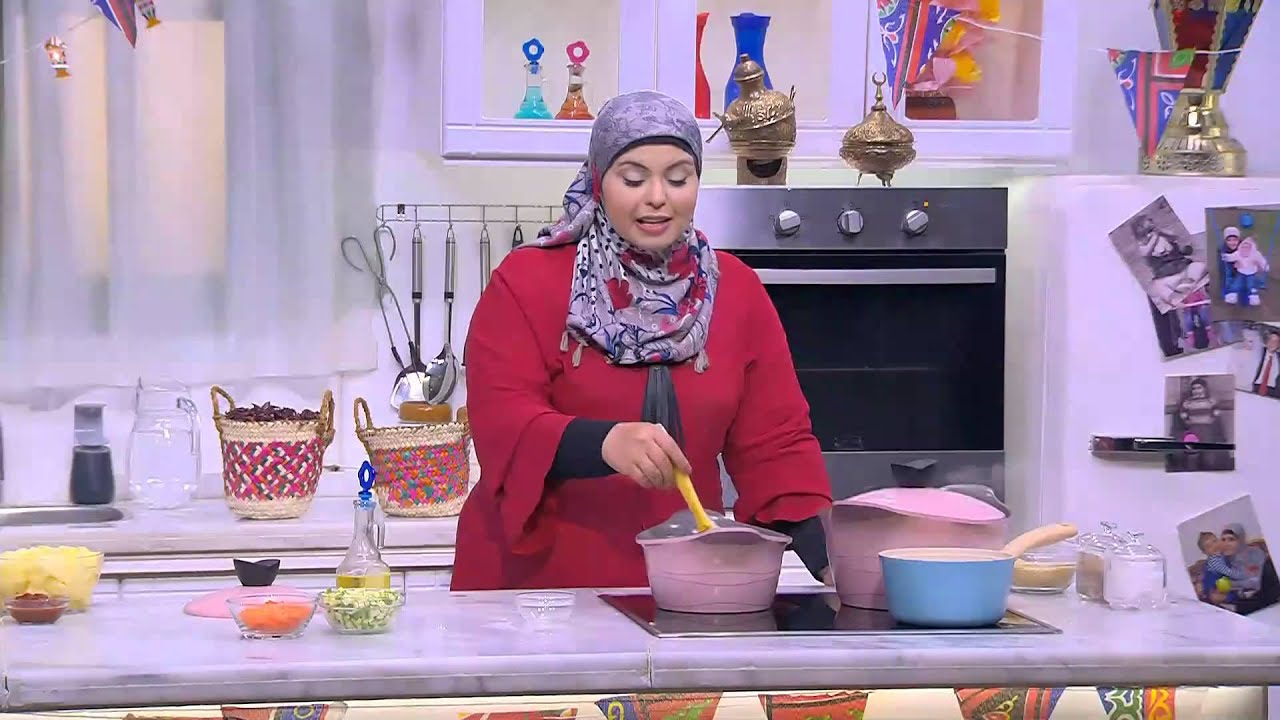 شوربة لسان عصفور بالكوسة والجزر |  نجلاء الشرشابي