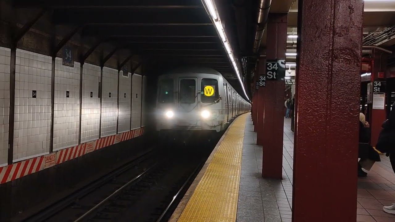 R46s #5614 & #6068 (W) + R46 #5514 (W) at 34 Street - Herald Square 