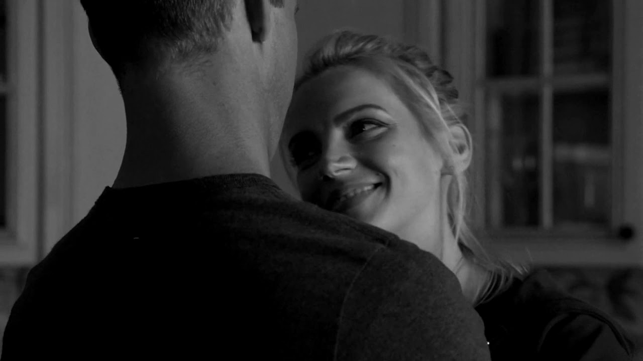 Brett and Casey: Photograph (10x05)
