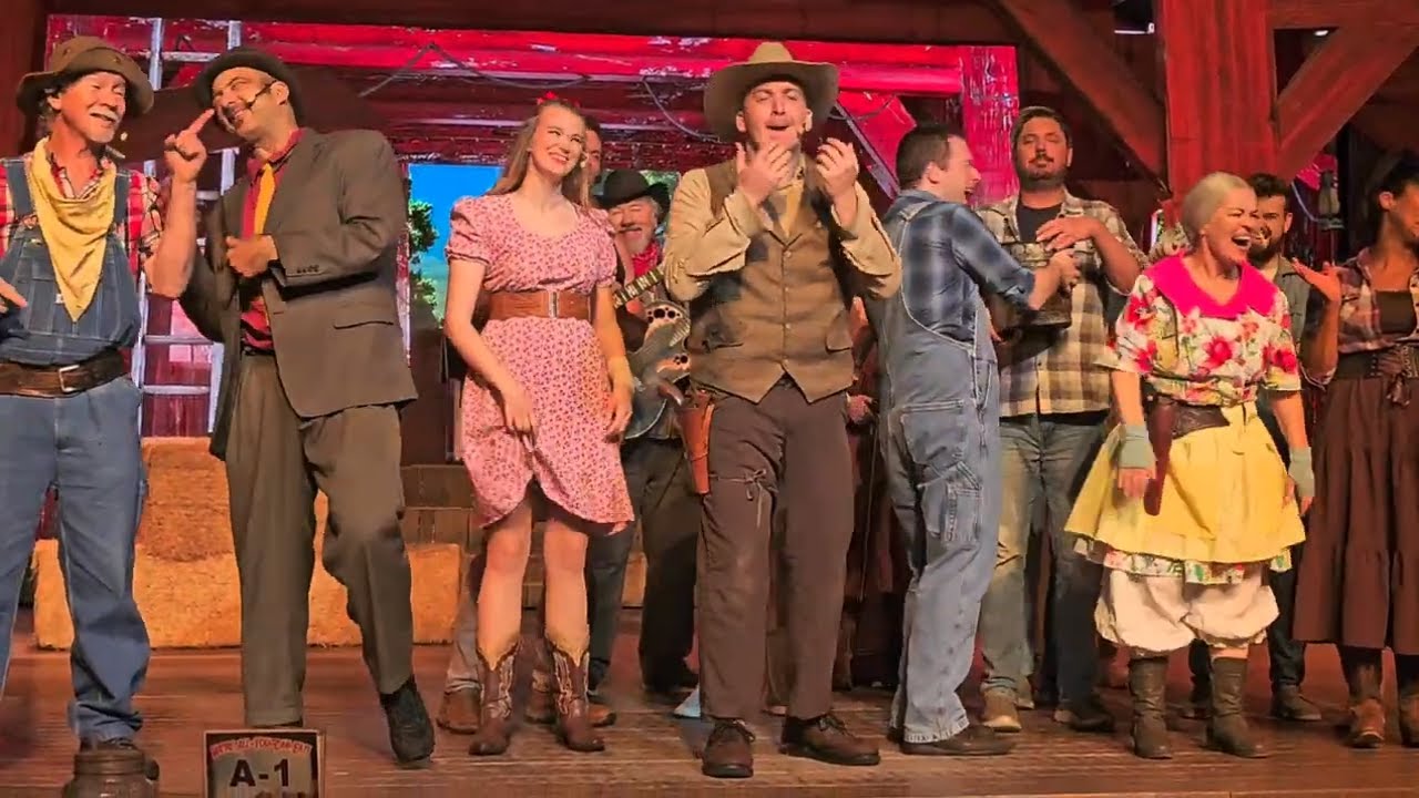 Посетите шоу-ужин Hatfields & McCoys | Незабываемое веселье в Пиджен-Фордж, штат Теннесси!