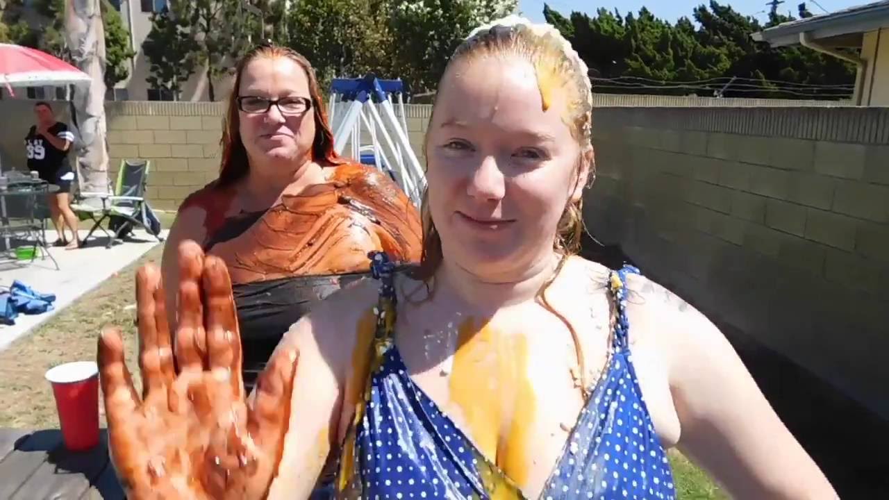EAT IT OR WEAR IT CHALLENGE /with my mom