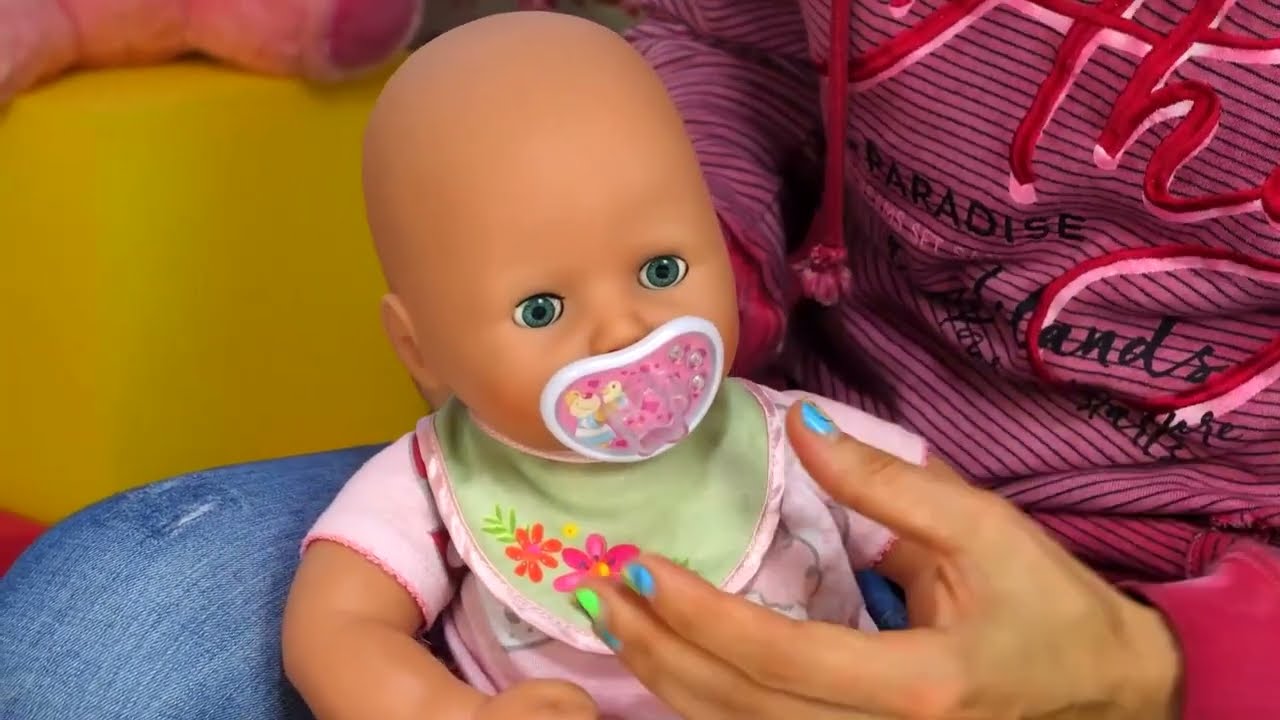 Boneka Baby Annabell dan Baby Born | Belajar Warna dengan Cat Jari