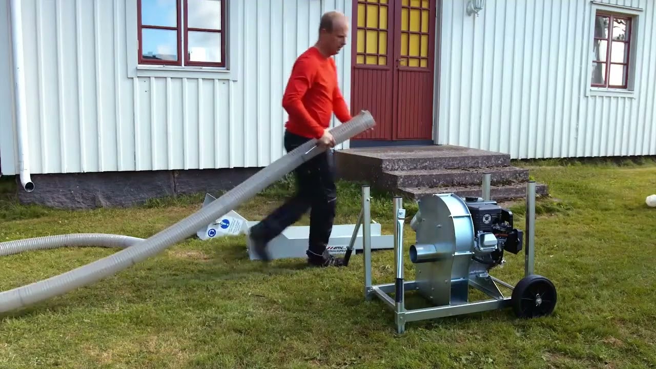 Ullakon lisäeristäminen Paroc-itsepuhallusvillalla
