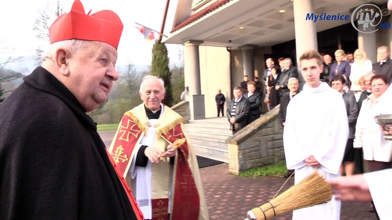 Kardynał Stanisław Dziwisz z duszpasterską wizytą w parafii w Krzczonowie