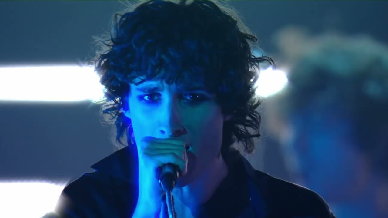 SOMBR Performs 