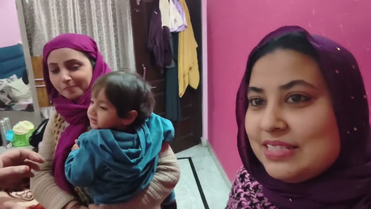 Humne lagaya baby ke Kajal