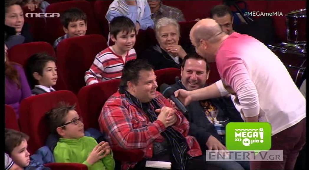 Entertv: Ο Μάρκος Σεφερλής μάς συστήνει τον αδελφό του στο «Mega με μία»