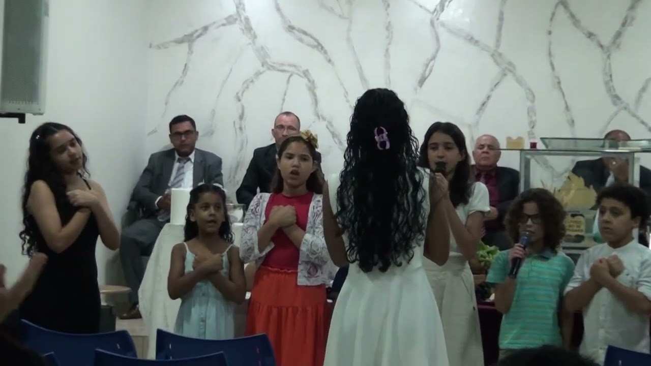 crianças ADEB Q52