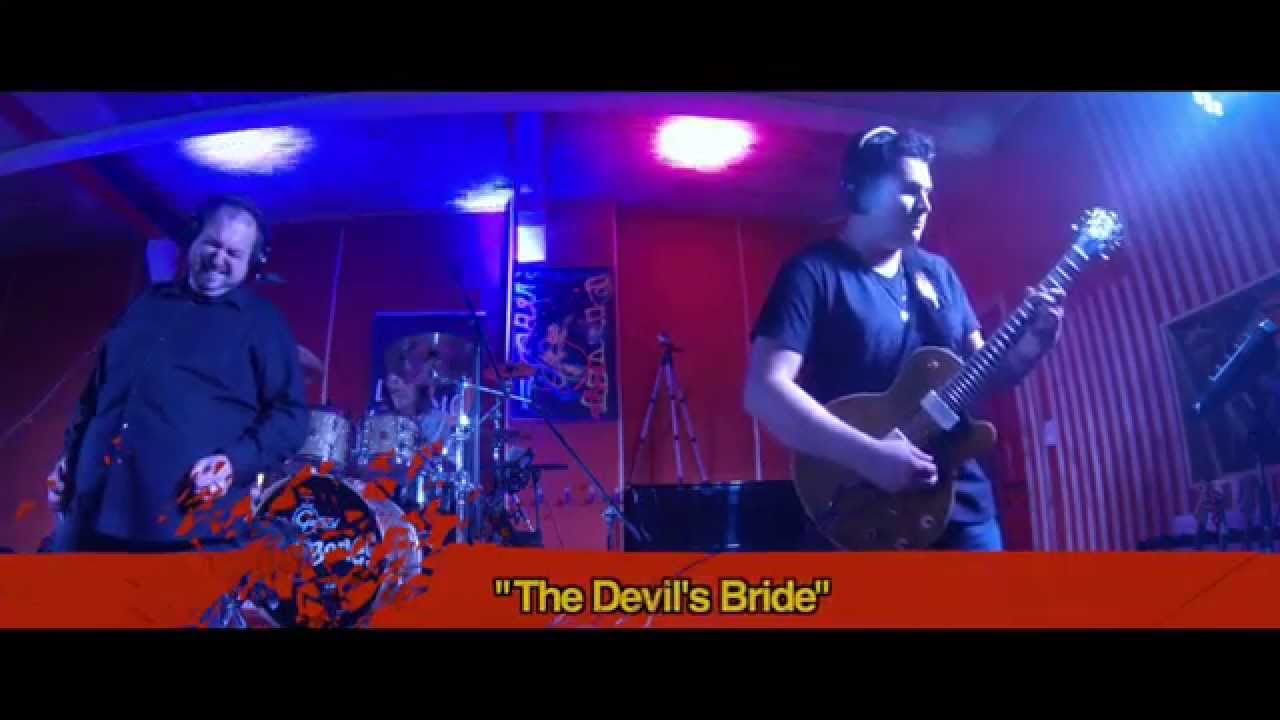 The BluesBones live @ Hypestudio - Devil's bride