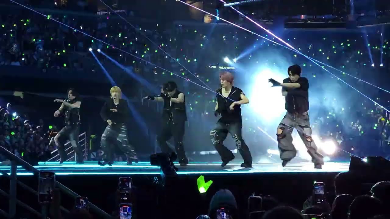 230818 kcon la day 1 wayv poppia